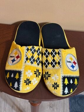 Pittsburgh Steelers Yellow Patterned Men's Slippers